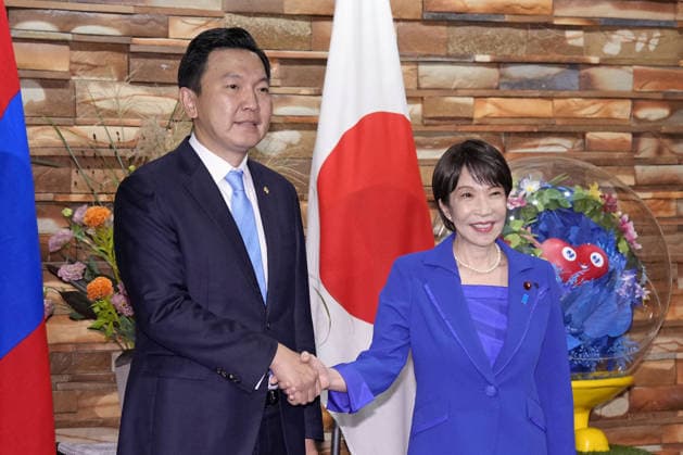 Japan-Mongolia summit Japanese Prime Minister Sanae Takaichi (R) shakes hands with Mongolian Prime Minister Uchral Nyam-Osor at the premier s office in Tokyo on Sept. 29, 2026.  A14AA0005629351P