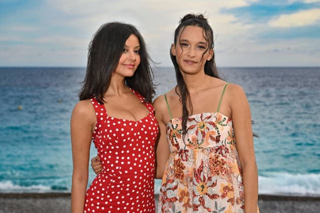 Zahia Dehar and Tess Silla at the photocall for the film *Un jeu dangereux* during the 8th edition of the Cinéroman Festival in Nice on September 29, 2026. Jacovides Bebert, Bestimage. Photocall for the film *Un jeu dangereux* at the 8th edition of the Cinéroman Festival in Nice on September 29, 2026, Nice, France  Copyright: xDominiquexJacovidesx-xBrunoxBebertx xBestimagexDominiquexJacovidesx-xBrunoxBebertx xBestimagex