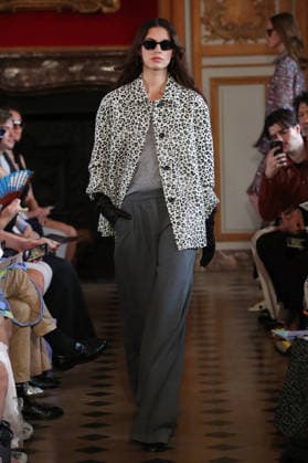 PFW - Nothing Nine Runway A model walks the runway during the Nothing Nine Womenswear Spring Summer 2024 show as part of Paris Fashion Week on October 03, 2023 in Paris, France. Photo by Alain-Gil Gonzalez ABACAPRESS..COM Paris France  Copyright: xGonzalezxAlain-Gil ABACAx