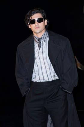 Will Sharpe Photocall for the Saint Laurent Women’s Ready-to-Wear Spring Summer 2027 show during Paris Fashion Week (PFW) at the Trocadéro Fountain in Paris, France, on September 29, 2026 Olivier Borde Bestimage photocall for the Saint Laurent Women’s Ready-to-Wear Spring Summer 2027 show during Paris Fashion Week (PFW) at the Trocadéro Fountain in Paris, France, on September 29, 2026 France  Copyright: xOLIVIERxBORDEx xBESTIMAGExOLIVIERxBORDEx xBESTIMAGEx