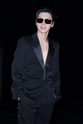 Heeseung at the Saint Laurent Women’s Ready-to-Wear Spring Summer 2027 show photocall during Paris Fashion Week (PFW) at the Trocadéro Fountain in Paris, France, on September 29, 2026. Olivier Borde, Bestimage: Photocall for the Saint Laurent Women’s Ready-to-Wear Spring Summer 2027 show during Paris Fashion Week (PFW) at the Trocadéro Fountain in Paris, France, on September 29, 2026, France  Copyright: xOLIVIERxBORDEx xBESTIMAGExOLIVIERxBORDEx xBESTIMAGEx