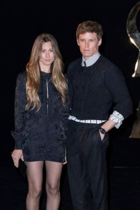 Hannah Bagshawe and Eddie Redmayne at the Saint Laurent Women’s Ready-to-Wear Spring Summer 2027 show photocall during Paris Fashion Week (PFW) at the Trocadéro Fountain in Paris, France, on September 29, 2026. Olivier Borde, Bestimage. Photocall for the Saint Laurent Women’s Ready-to-Wear Spring Summer 2027 show during Paris Fashion Week (PFW) at the Trocadéro Fountain in Paris, France, on September 29, 2026. France  Copyright: xOLIVIERxBORDEx xBESTIMAGExOLIVIERxBORDEx xBESTIMAGEx