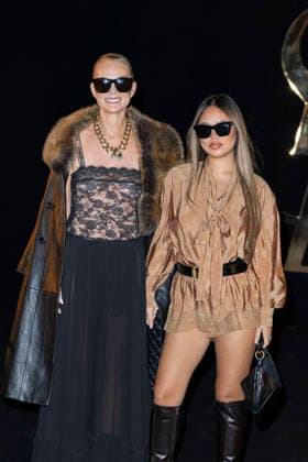 Laeticia Hallyday and her daughter Joy at the Saint Laurent Women’s Ready-to-Wear Spring Summer 2027 show photocall during Paris Fashion Week (PFW) at the Trocadéro Fountain in Paris, France, on September 29, 2026. Olivier Borde, Bestimage. Photocall for the Saint Laurent Women’s Ready-to-Wear Spring Summer 2027 show during Paris Fashion Week (PFW) at the Trocadéro Fountain in Paris, France, on September 29, 2026. France  Copyright: xOLIVIERxBORDEx xBESTIMAGExOLIVIERxBORDEx xBESTIMAGEx