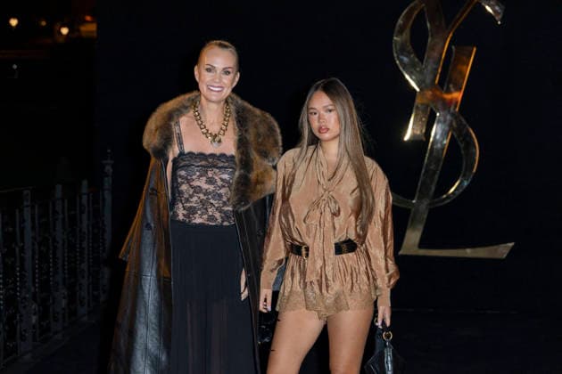 Laeticia Hallyday and her daughter Joy at the Saint Laurent Women’s Ready-to-Wear Spring Summer 2027 show photocall during Paris Fashion Week (PFW) at the Trocadéro Fountain in Paris, France, on September 29, 2026. Olivier Borde, Bestimage. Photocall for the Saint Laurent Women’s Ready-to-Wear Spring Summer 2027 show during Paris Fashion Week (PFW) at the Trocadéro Fountain in Paris, France, on September 29, 2026. France  Copyright: xOLIVIERxBORDEx xBESTIMAGExOLIVIERxBORDEx xBESTIMAGEx