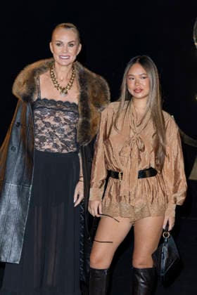 Laeticia Hallyday and her daughter Joy at the Saint Laurent Women’s Ready-to-Wear Spring Summer 2027 show photocall during Paris Fashion Week (PFW) at the Trocadéro Fountain in Paris, France, on September 29, 2026. Olivier Borde, Bestimage. Photocall for the Saint Laurent Women’s Ready-to-Wear Spring Summer 2027 show during Paris Fashion Week (PFW) at the Trocadéro Fountain in Paris, France, on September 29, 2026. France  Copyright: xOLIVIERxBORDEx xBESTIMAGExOLIVIERxBORDEx xBESTIMAGEx