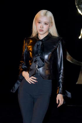 Rosé at the Saint Laurent Women’s Ready-to-Wear Spring Summer 2027 show photocall during Paris Fashion Week (PFW) at the Trocadéro Fountain in Paris, France, on September 29, 2026 Olivier Borde Bestimage photocall for the Saint Laurent Women’s Ready-to-Wear Spring Summer 2027 show during Paris Fashion Week (PFW) at the Trocadéro Fountain in Paris, France, on September 29, 2026 France  Copyright: xOLIVIERxBORDEx xBESTIMAGExOLIVIERxBORDEx xBESTIMAGEx