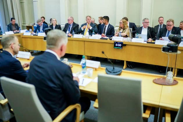 Anen horing om Jeffrey Epsteins nettverk i Norge Oslo 20260930. Stortingets kontroll- og konstitusjonskomitÃ har apen horing om praksisen i Utenriksdepartementet og Jeffrey Epsteins nettverk i Norge. Til sammen to navaerende og ni tidligere statsrader er innkalt Disse er dagens utenriksminister Espen Barth Eide (Ap), og hans forgjengere Jonas Gahr Store (Ap), Borge Brende (H), Ine Eriksen Soreide (H) og Anniken Huitfeldt (Ap), samt utviklingsminister Asmund Aukrust (Ap) og hans forgjengere Anne Beathe Tvinnereim (Sp), Dag-Inge Ulstein (KrF), Nikolai Astrup (H), Heikki Eidsvoll Holmas (SV) og Erik Solheim (SV). Foto: Cornelius Poppe NTB Oslo Norge p294-KtB82Y EDITORIAL USE ONLY Ref:_BNC_POLp294-KtB82Y.jpg Copyright: xCorneliusxPoppex xNTBx