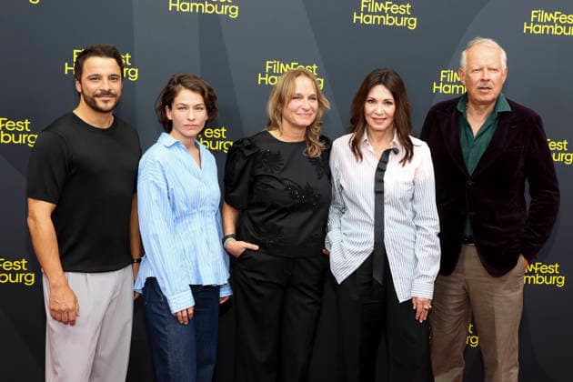 ABB FILMFEST- Kostja Ullmann, Henriette Confurius, Miriam Unger, Iris Berben, Axel Milberg zu Gast auf dem roten Teppich bei der Premiere des Films Die dritte Hochzeit auf dem FilmFest Hamburg 2026 im Kino Cinemaxx Dammtor in Hamburg am 29.09.2026 Hamburg Deutschland