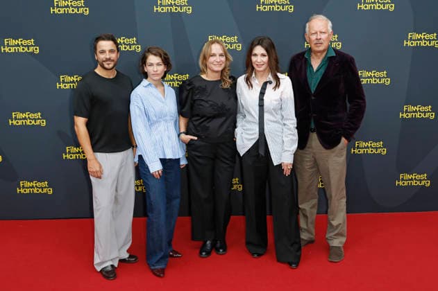 Kostja Ullmann, Henriette Confurius, Mirjam Unger, Iris Berben und Axel Milberg bei der Premiere des ZDF-Fernsehfilms Die dritte Hochzeit auf dem 34. Filmfest Hamburg 2026 im Cinemaxx Dammtor. Hamburg, 29.06.2026