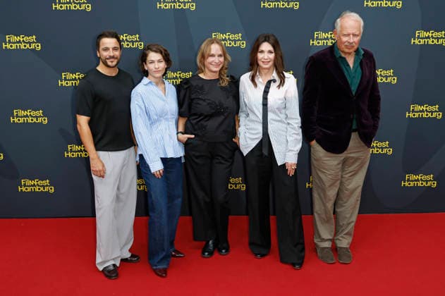 Kostja Ullmann, Henriette Confurius, Mirjam Unger, Iris Berben und Axel Milberg bei der Premiere des ZDF-Fernsehfilms Die dritte Hochzeit auf dem 34. Filmfest Hamburg 2026 im Cinemaxx Dammtor. Hamburg, 29.06.2026