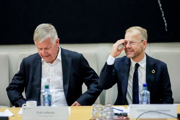 Anen horing om Jeffrey Epsteins nettverk i Norge Oslo 20260930. Stortingets kontroll- og konstitusjonskomitÃ har apen horing om praksisen i Utenriksdepartementet og Jeffrey Epsteins nettverk i Norge. Til sammen to navaerende og ni tidligere statsrader er innkalt Disse er dagens utenriksminister Espen Barth Eide (Ap), og hans forgjengere Jonas Gahr Store (Ap), Borge Brende (H), Ine Eriksen Soreide (H) og Anniken Huitfeldt (Ap), samt utviklingsminister Asmund Aukrust (Ap) og hans forgjengere Anne Beathe Tvinnereim (Sp), Dag-Inge Ulstein (KrF), Nikolai Astrup (H), Heikki Eidsvoll Holmas (SV) og Erik Solheim (SV). Foto: Cornelius Poppe NTB Oslo Norge 591S_dcezpY EDITORIAL USE ONLY Ref:_BNC_POL591S_dcezpY.jpg Copyright: xCorneliusxPoppex xNTBx