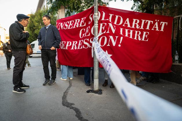 September 30, 2026, Budapest, Budapest, Hungary: Support demonstration for the release of German antifa activist MAJA T. in front of the Budapest-Capital Regional Court of Appeal on 30 September, 2026 Budapest Hungary - ZUMAa256 20260930_zip_a256_013 Copyright: xDanielxAlfoldix