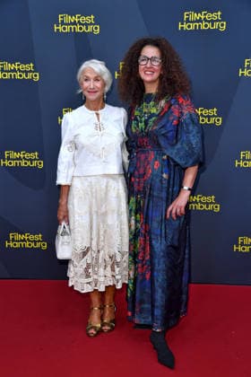 Helen Mirren und Malika Rabahallah bei der Verleihung des Douglas Sirk Preis für Helen Mirren in Hamburg am 29.09.2026