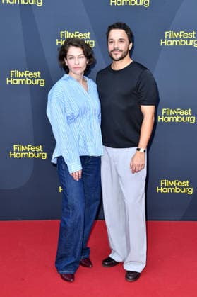 Henriette Confurius und Kostja Ullmann beim FilmFest Hamburg Premiere Die dritte Hochzeit in Hamburg am 29.09.2026