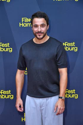 Kostja Ullmann beim FilmFest Hamburg Premiere Die dritte Hochzeit in Hamburg am 29.09.2026