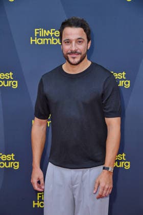 Kostja Ullmann beim FilmFest Hamburg Premiere Die dritte Hochzeit in Hamburg am 29.09.2026