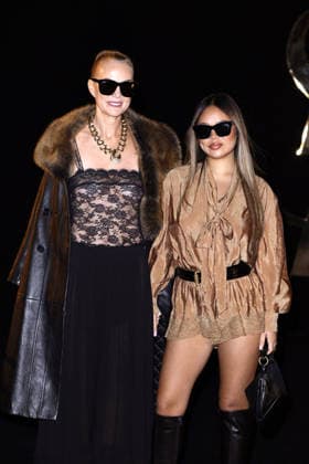 Laeticia Hallyday and her daughter Joy at the photocall for the Saint Laurent Women’s Ready-to-Wear Spring Summer 2027 show during Paris Fashion Week (PFW) at the Fontaine du Trocadéro in Paris, France, on September 29, 2026 Olivier Borde Bestimage Laeticia Hallyday and her daughter Joy at the photocall for the Saint Laurent Women’s Ready-to-Wear Spring Summer 2027 show during Paris Fashion Week (PFW) at the Trocadéro Fountain in Paris, France, on September 29, 2026 Paris, France  Copyright: xOLIVIERxBORDEx xBESTIMAGExOLIVIERxBORDEx xBESTIMAGEx