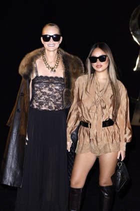 Laeticia Hallyday and her daughter Joy at the photocall for the Saint Laurent Women’s Ready-to-Wear Spring Summer 2027 show during Paris Fashion Week (PFW) at the Fontaine du Trocadéro in Paris, France, on September 29, 2026 Olivier Borde Bestimage Laeticia Hallyday and her daughter Joy at the photocall for the Saint Laurent Women’s Ready-to-Wear Spring Summer 2027 show during Paris Fashion Week (PFW) at the Trocadéro Fountain in Paris, France, on September 29, 2026 Paris, France  Copyright: xOLIVIERxBORDEx xBESTIMAGExOLIVIERxBORDEx xBESTIMAGEx
