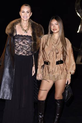 Laeticia Hallyday and her daughter Joy at the photocall for the Saint Laurent Women’s Ready-to-Wear Spring Summer 2027 show during Paris Fashion Week (PFW) at the Fontaine du Trocadéro in Paris, France, on September 29, 2026 Olivier Borde Bestimage Laeticia Hallyday and her daughter Joy at the photocall for the Saint Laurent Women’s Ready-to-Wear Spring Summer 2027 show during Paris Fashion Week (PFW) at the Trocadéro Fountain in Paris, France, on September 29, 2026 Paris, France  Copyright: xOLIVIERxBORDEx xBESTIMAGExOLIVIERxBORDEx xBESTIMAGEx