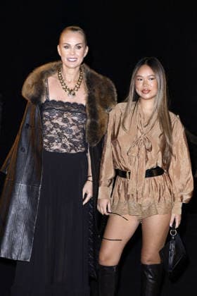 Laeticia Hallyday and her daughter Joy at the photocall for the Saint Laurent Women’s Ready-to-Wear Spring Summer 2027 show during Paris Fashion Week (PFW) at the Fontaine du Trocadéro in Paris, France, on September 29, 2026 Olivier Borde Bestimage Laeticia Hallyday and her daughter Joy at the photocall for the Saint Laurent Women’s Ready-to-Wear Spring Summer 2027 show during Paris Fashion Week (PFW) at the Trocadéro Fountain in Paris, France, on September 29, 2026 Paris, France  Copyright: xOLIVIERxBORDEx xBESTIMAGExOLIVIERxBORDEx xBESTIMAGEx