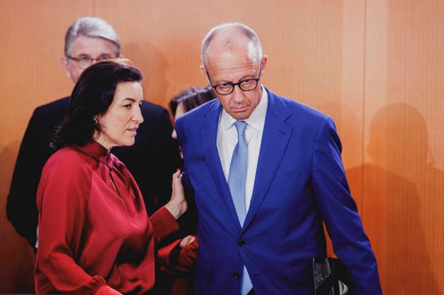 (R-L) Friedrich Merz (CDU), Bundeskanzler, und Dorothee Baer (CSU), Bundesministerin fuer Forschung, Technologie und Raumfahrt, aufgenommen im Rahmen der Sitzung des Kabinetts im Bundeskanzleramt in Berlin, 30.09.2026. Berlin Deutschland Copyright: xFlorianxGaertnerx