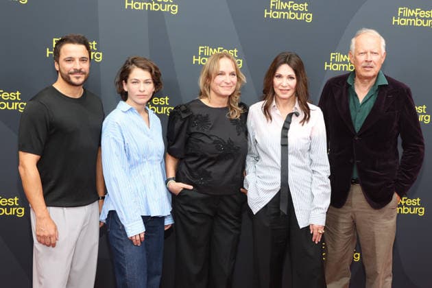 FILMFEST HAMBURG 2026 - Tag 5 Kostja Ullmann, Henriette Confurius, Miriam Unger, Iris Berben, Axel Milberg, Die dirtte Hochzeit, Filmfest Hamburg, Cinmeaxx, 29.09.2026 Copyright: xEventpressxBecherx