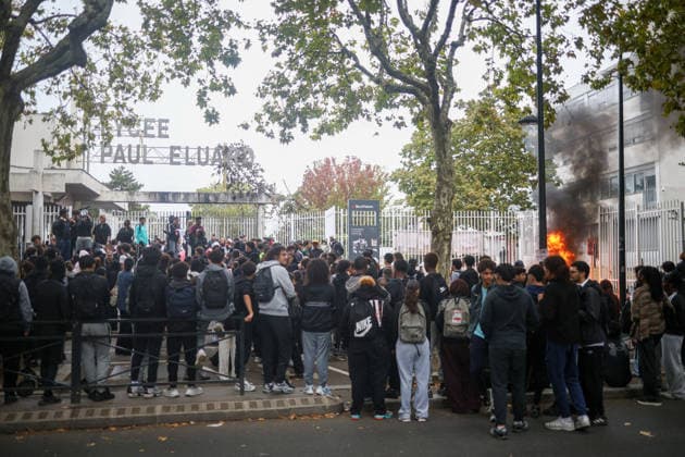 RECORD DATE NOT STATED Students Protest at Paul Eluard secondary school - Saint Denis Students pictured in front of Paul Eluard secondary school in Saint-Denis, North of Paris, on September 30, 2026 as they continue their protest to demand the hiring of substitute teachers, increased resources, and decent learning conditions. Photo by Raphael Lafargue ABACAPRESS.COM  Copyright: xLafarguexRaphael ABACAx
