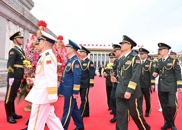 (260930) -- BEIJING, Sept. 30, 2026 -- A ceremony to present flower baskets to fallen national heroes to mark Martyrs Day is held at Tian anmen Square in Beijing, capital of China, Sept. 30, 2026. ) CHINA-BEIJING-MARTYRS DAY-FLOWER BASKETS PRESENTING-CEREMONY (CN) YuexYuewei 