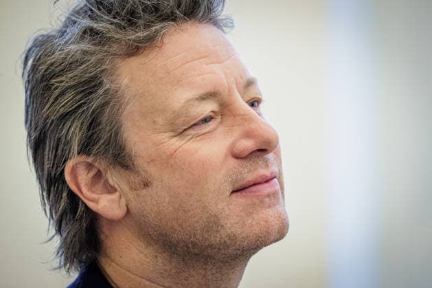 30.09.2026. Düsseldorf. Starkoch Jamie Oliver zu Besuch im Düsseldorfer Rathaus. Düsseldorf Rathaus Nordrhein-Westfalen Deutschland
