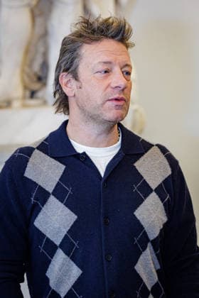 30.09.2026. Düsseldorf. Starkoch Jamie Oliver zu Besuch im Düsseldorfer Rathaus. Düsseldorf Rathaus Nordrhein-Westfalen Deutschland