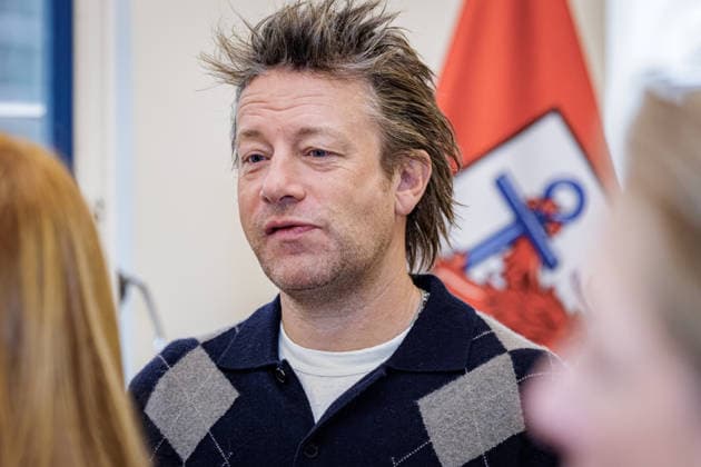 30.09.2026. Düsseldorf. Starkoch Jamie Oliver zu Besuch im Düsseldorfer Rathaus. Düsseldorf Rathaus Nordrhein-Westfalen Deutschland