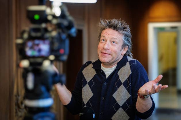 30.09.2026. Düsseldorf. Starkoch Jamie Oliver zu Besuch im Düsseldorfer Rathaus. Düsseldorf Rathaus Nordrhein-Westfalen Deutschland