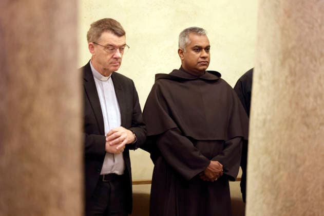Klaus Krämer und Pater Joshy Pottackal O. Carm beim Gottesdienst am dritten Tag der Herbst-Vollversammlung der Deutschen Bischofskonferenz in der Michaeliskirche.Fulda, 30.09.2026