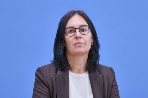 Berlin, Deutschland, 30.09.2026: Bundespressekonferenz: Bericht der Beauftragten der Bundesregierung für Ostdeutschland: Marion Reiser, Institut für Politikwissenschaft und Zentrum für Rechtsextremismusforschung, Demokratiebildung und gesellschaftliche Integration (KomRex), Friedrich-Schiller-Universität Jena Copyright: xdtsxNachrichtenagenturx dts_136847