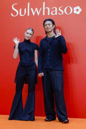 South Korean celebrities attend Amorepacific exhibition in Seoul South Korean rapper Beenzino (R) and his wife, German model Stefanie Michova, pose during the opening of the Secret Garden, Crafted in Time exhibition by South Korea s leading cosmetics company Amorepacific in Seoul, South Korea, on September 30, 2026. Seoul South Korea  Copyright: xMatrixxImagesx xJungxUi-Chelx