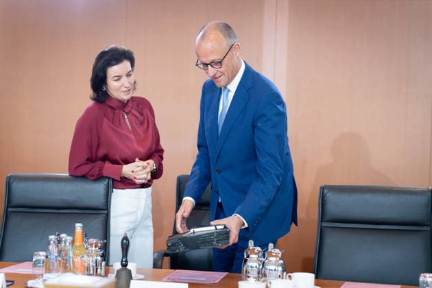 Kabinettsitzung, Bundesregierung, Auftakt Auftakt, Kabinettsitzung, Bundesregierung, Bundeskanzler, Friedrich Merz, Dorothee Bär, Bundesministerin, Forschung Berlin Berlin GER