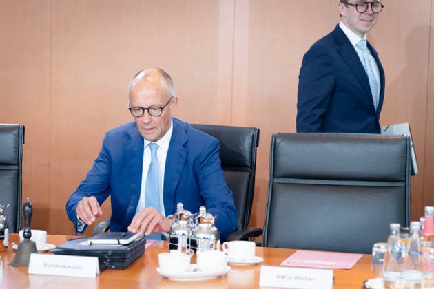 Kabinettsitzung, Bundesregierung, Auftakt Auftakt, Kabinettsitzung, Bundesregierung, Bundeskanzler, Friedrich Merz, Philipp Amthor, Staatsminister für Bund-Länder-Zusammenarbeit Berlin Berlin GER