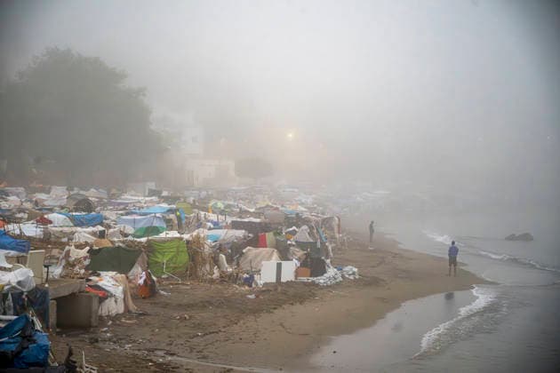 The illegal settlement at El Trampolín will not be cleared today. Migrants at the settlement on El Trampolín Beach, September 30, 2026, in Ceuta, Spain. Hundreds of migrants continue to live on El Trampolín Beach after the eviction of the settlement was postponed. SEPTEMBER 30, 2026 MIGRATION CRISIS Ceuta, Spain  Copyright: xMarcosxMorenox 7810435