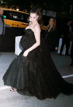 NEW YORK, NY - SEPTEMBER 29: Anne Hathaway at Amazon MGM Studios Verity New York Premiere at AMC Lincoln Square 13 on September 29, 2026 in New York City. Copyright: xRWx