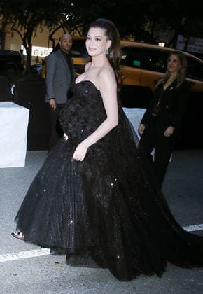 NEW YORK, NY - SEPTEMBER 29: Anne Hathaway at Amazon MGM Studios Verity New York Premiere at AMC Lincoln Square 13 on September 29, 2026 in New York City. Copyright: xRWx