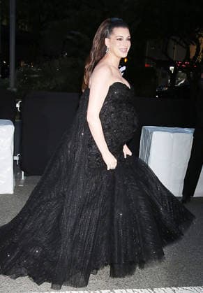 NEW YORK, NY - SEPTEMBER 29: Anne Hathaway at Amazon MGM Studios Verity New York Premiere at AMC Lincoln Square 13 on September 29, 2026 in New York City. Copyright: xRWx