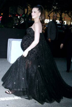 NEW YORK, NY - SEPTEMBER 29: Anne Hathaway at Amazon MGM Studios Verity New York Premiere at AMC Lincoln Square 13 on September 29, 2026 in New York City. Copyright: xRWx