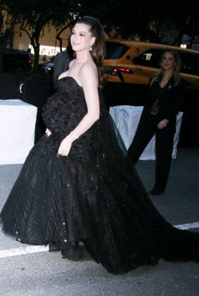 NEW YORK, NY - SEPTEMBER 29: Anne Hathaway at Amazon MGM Studios Verity New York Premiere at AMC Lincoln Square 13 on September 29, 2026 in New York City. Copyright: xRWx