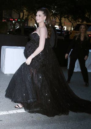 NEW YORK, NY - SEPTEMBER 29: Anne Hathaway at Amazon MGM Studios Verity New York Premiere at AMC Lincoln Square 13 on September 29, 2026 in New York City. Copyright: xRWx
