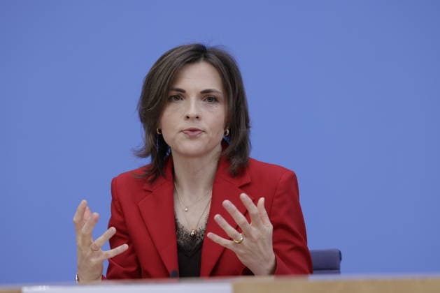 Staatsministerin Elisabeth Kaiser, MdB, Beauftragte der Bundesregierung für Ostdeutschland, Deutschland, Berlin, Bundespressekonferenz, Thema: Bericht der Beauftragten der Bundesregierung für Ostdeutschland