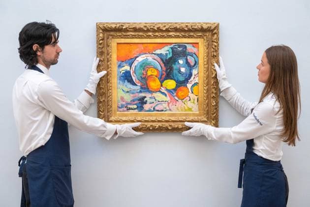 September 30, 2026, London, England, United Kingdom: Maurice de Vlaminck s Nature morte a la cruche bleue , estimated at USD 2-3 million, is held by staff during a preview of the Blaquier-Arrieta Collection at Sotheby s in London, Britain, September 30, 2026. The collection of 12 largely unseen Impressionist and Modern works will be offered at auction in New York in November. London United Kingdom  - ZUMAk172 20260930_zip_k172_010 Copyright: xThomasxKrychx