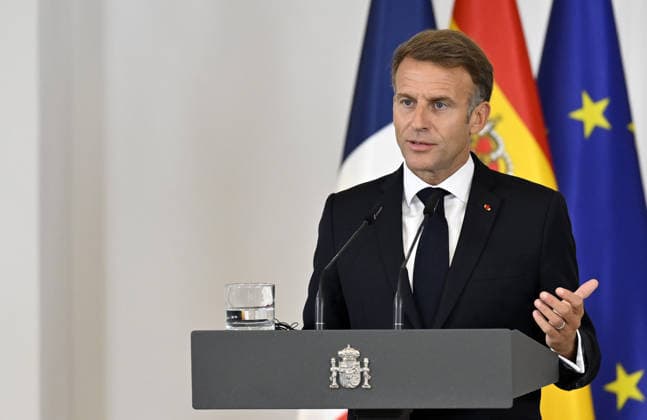 French President Emmanuel Macron - Spanish Prime Minister Pedro Sanchez joint press conference in Spain MADRID, SPAIN - SEPTEMBER 30: French President Emmanuel Macron and Spanish Prime Minister Pedro Sanchez (not seen) hold a joint press conference following their meeting at the Moncloa Palace during his official visit to Madrid, Spain on September 30, 2026. Burak Akbulut Anadolu Madrid Spain. Editorial use only. Please get in touch for any other usage.  Copyright: x2026xAnadoluxBurakxAkbulutx