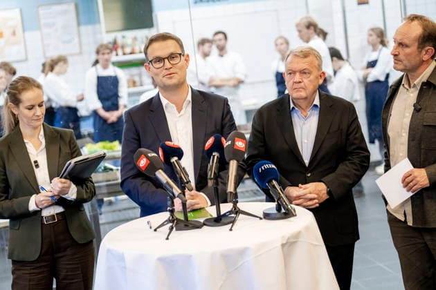 DENMARK Press conference about the future of pig productionion Minister for Nature and Animal Welfare Christian Rabjerg Madsen (second from left), Minister of Business and Competitiveness Martin Lidegaard (seen right), Foreign Minister Lars Loekke Rasmussen (second from right), and Environment Minister Maria Reumert Gjerding (left) at a press conference about the future of pig production at the Hotel and Restaurant School in Copenhagen on Wednesday, September 30, 2026. , Valby Denmark Copyright: RitzauxScanpix IdaxMariexOdgaardx spdk20260930-153147-L