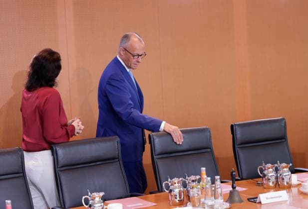 Dorothee Bär, Bundesministerin für Forschung, Technologie und Raumfahrt, Friedrich Merz, Bundeskanzler, Deutschland, Berlin, Bundeskanzleramt, Das Bundeskabinett befasst sich in seiner 60. Sitzung am 30. September 2026 unter anderem mit den Auslandseinsätzen der Bundeswehr.