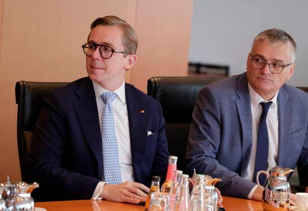 Philipp Amthor, Staatsminister für Bund-Länder-Zusammenarbeit, Regierungssprecher Stefan Kornelius, Deutschland, Berlin, Bundeskanzleramt, Das Bundeskabinett befasst sich in seiner 60. Sitzung am 30. September 2026 unter anderem mit den Auslandseinsätzen der Bundeswehr.